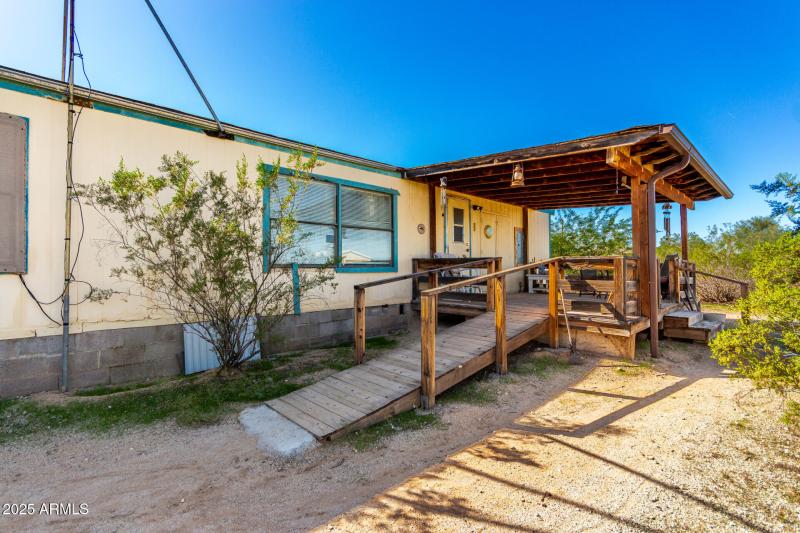 Covered Front Deck Entry