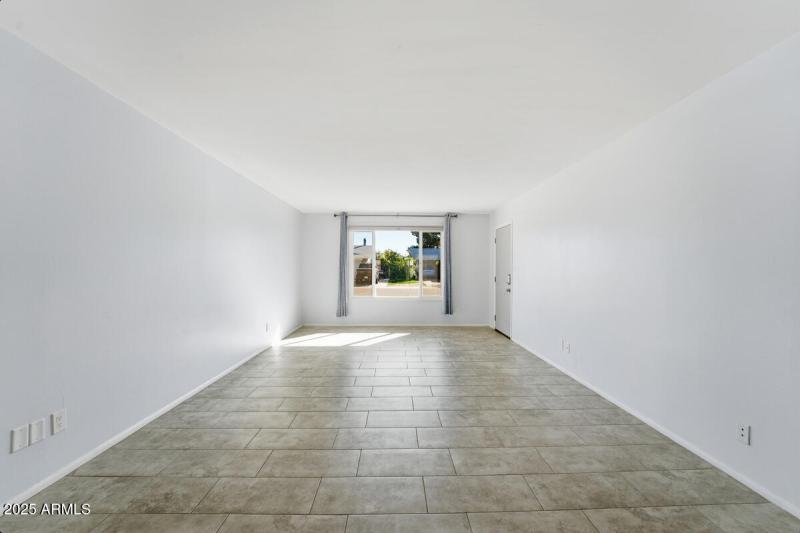 1644 E Broadmor Dr-09