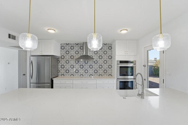 1644 E Broadmor Dr-15