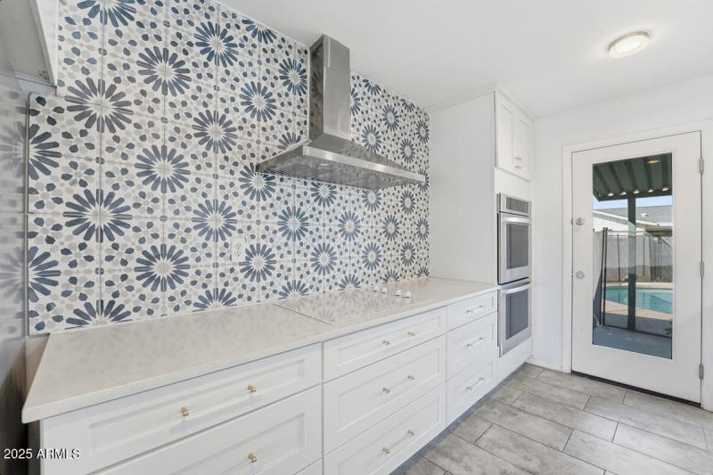 1644 E Broadmor Dr-16