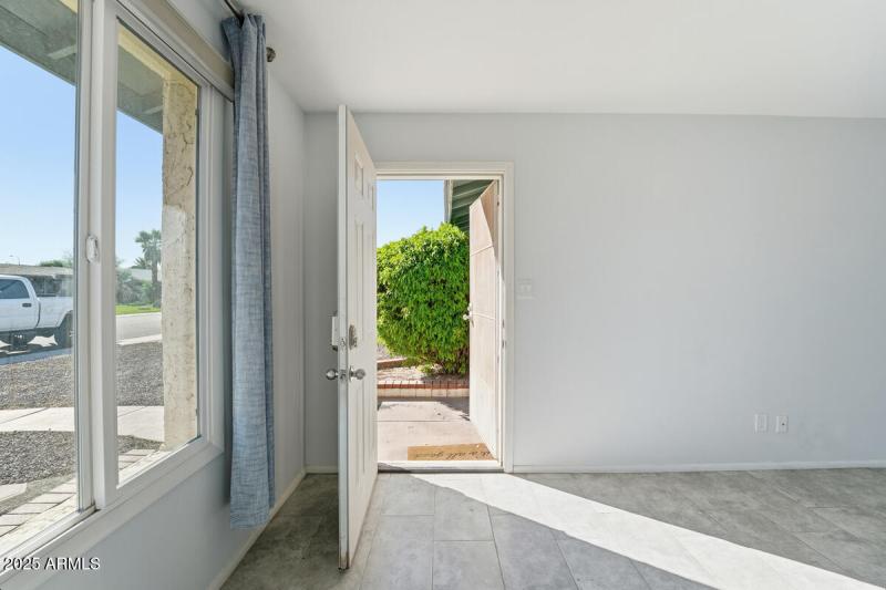 1644 E Broadmor Dr-05