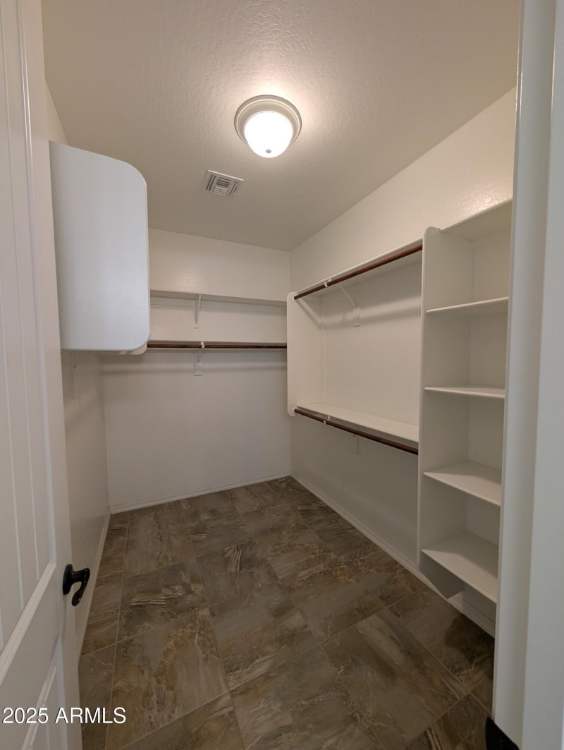 PXL_20251030_191638616