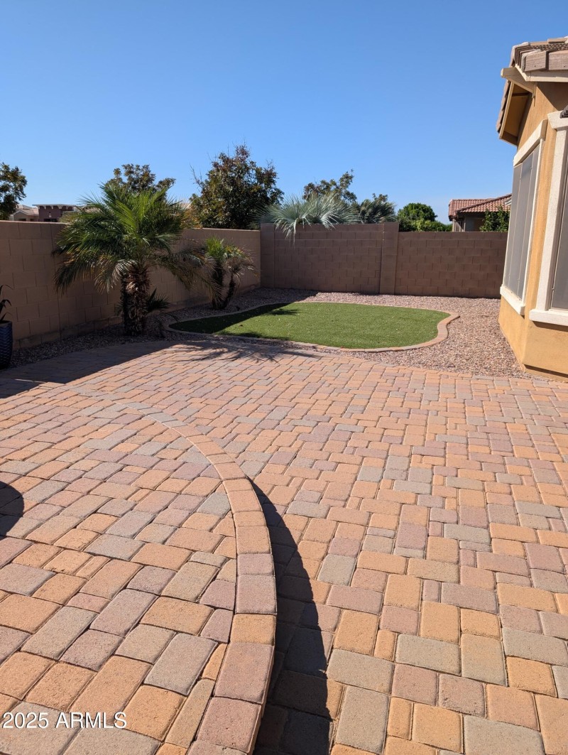 PXL_20251030_191838106