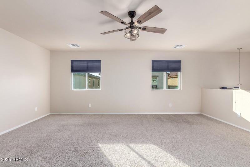 Large bonus room/loft
