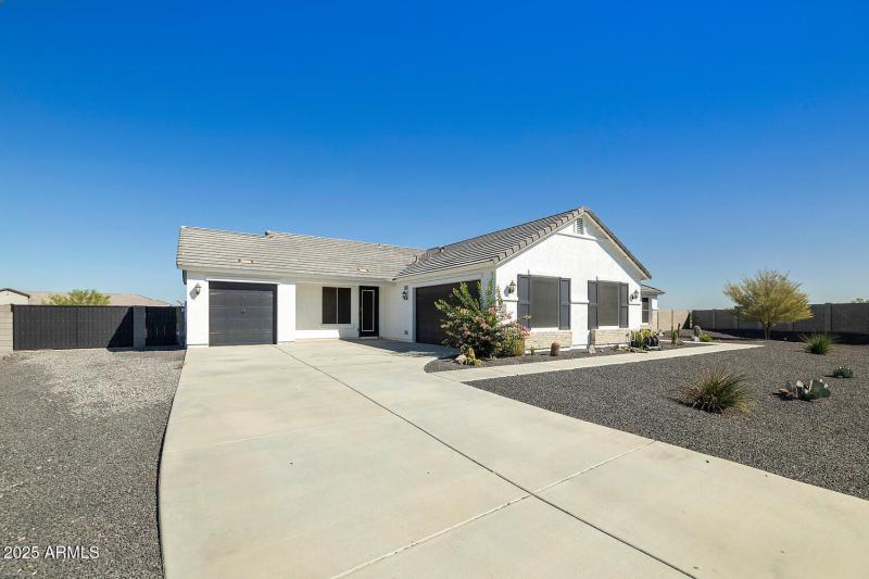 256 W Perkins St San Tan-large-001-003-W