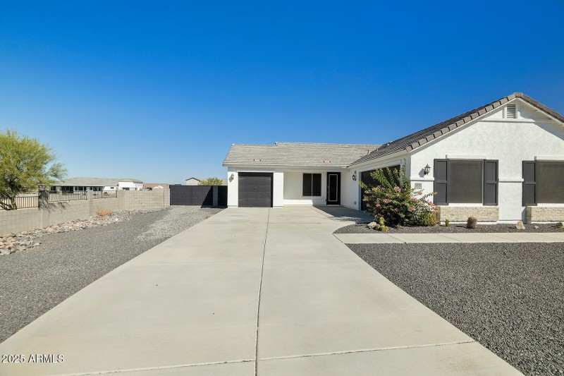 256 W Perkins St San Tan-large-003-007-W