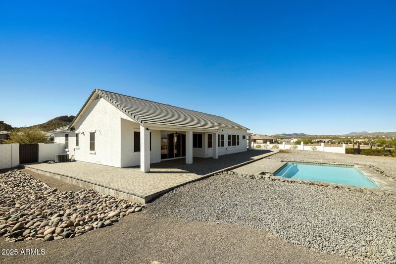 256 W Perkins St San Tan-large-044-024-W