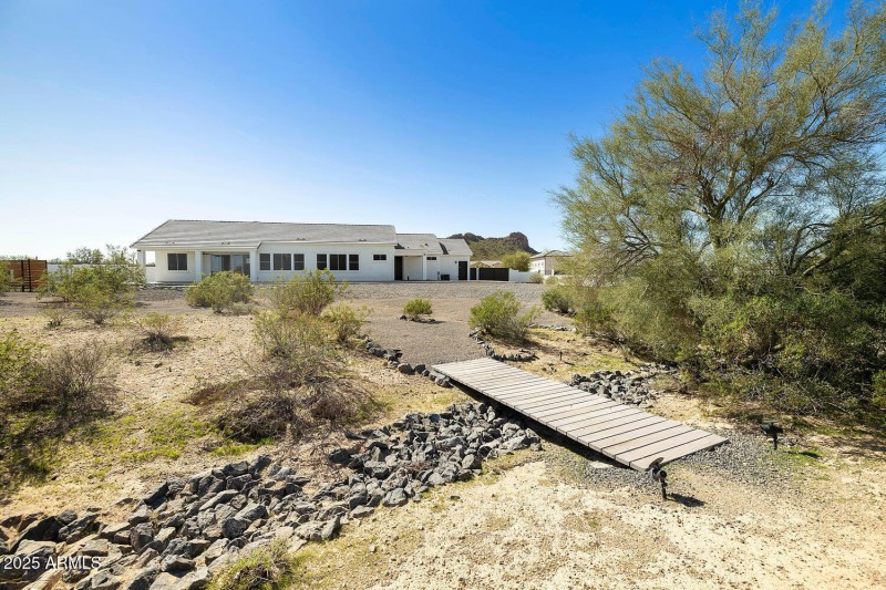 256 W Perkins St San Tan-large-047-056-W