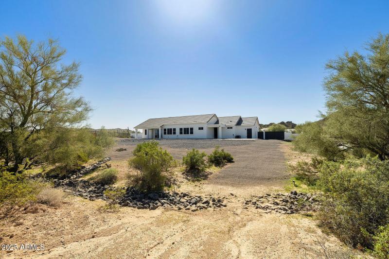 256 W Perkins St San Tan-large-051-074-W