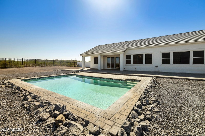 256 W Perkins St San Tan-large-057-018-W