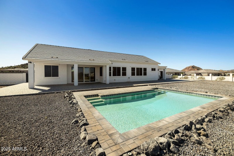 256 W Perkins St San Tan-large-059-034-W