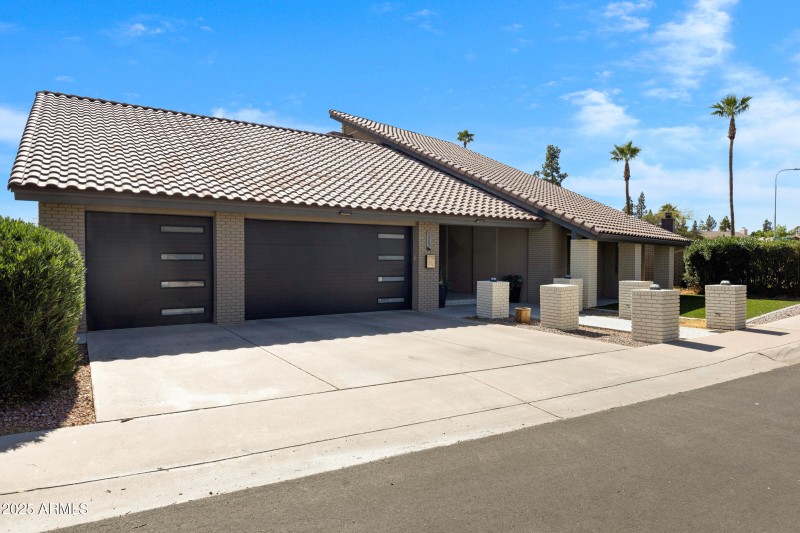 1323 E Whalers Way-2