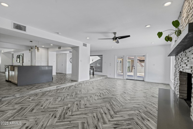 1323 E Whalers Way-19