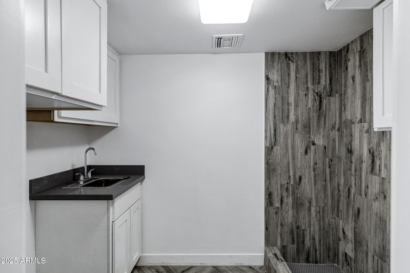 1323 E Whalers Way-21