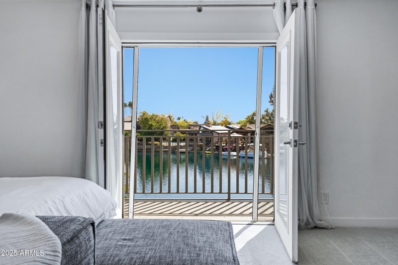 1323 E Whalers Way-44