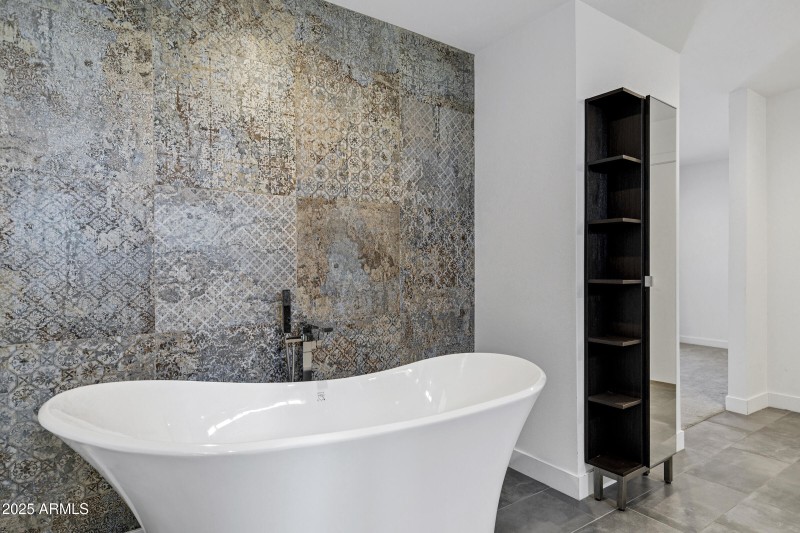 1323 E Whalers Way-37