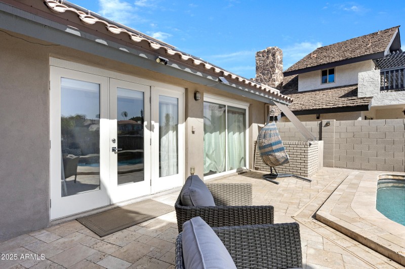 1323 E Whalers Way-51