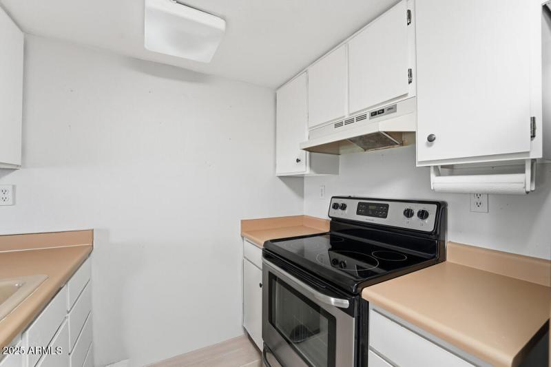 3033 E Devonshire Ave, Unit 1023-06