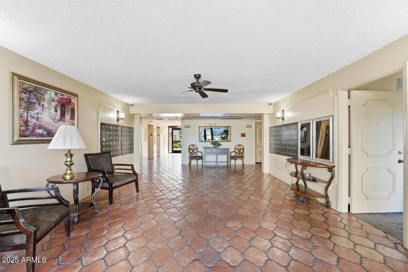 3033 E Devonshire Ave, Unit 1023-22