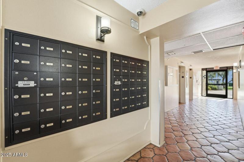 3033 E Devonshire Ave, Unit 1023-25