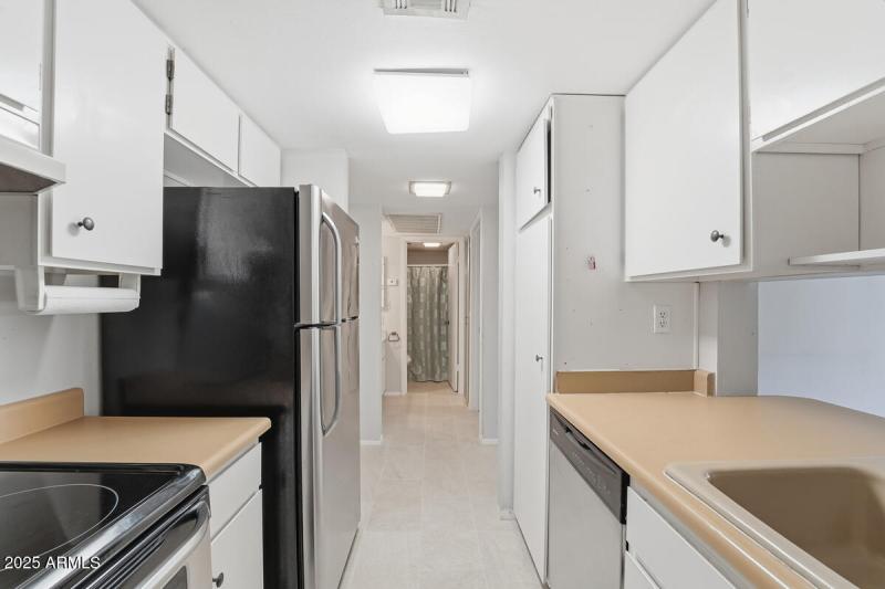 3033 E Devonshire Ave, Unit 1023-07