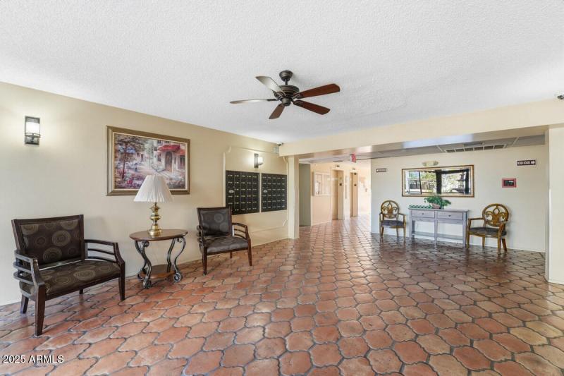 3033 E Devonshire Ave, Unit 1023-23