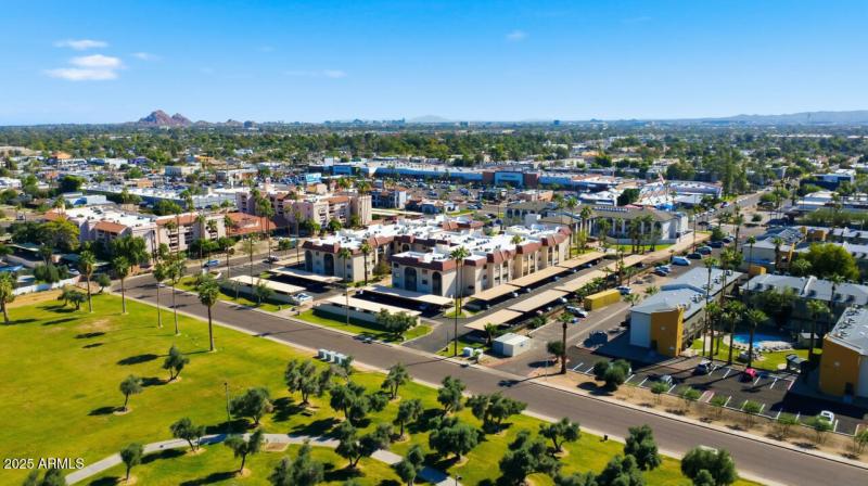 3033 E Devonshire Ave, Unit 1023-32