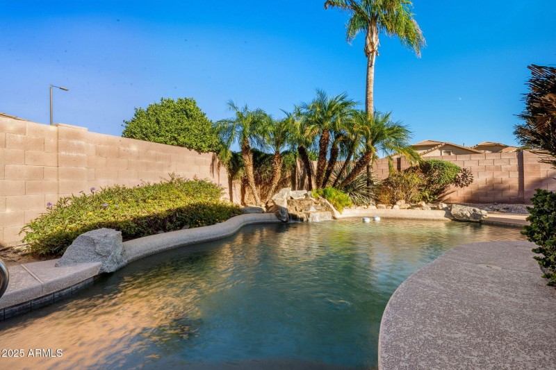 013___3530 E Firestone Dr