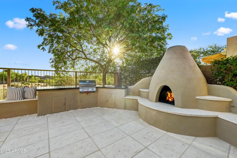 Patio Grill-Fireplace