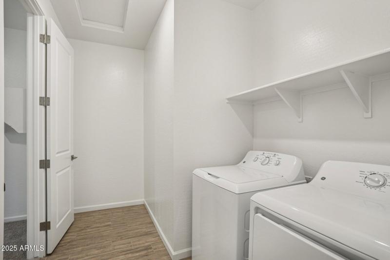 14-web-or-mls-W Brown St-S2910-014