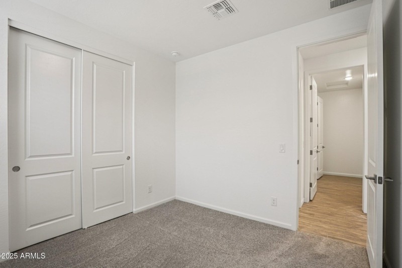 16-web-or-mls-W Brown St-S2910-016