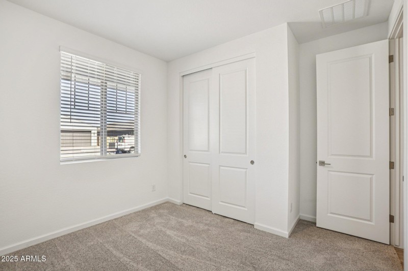 19-web-or-mls-W Brown St-S2910-019