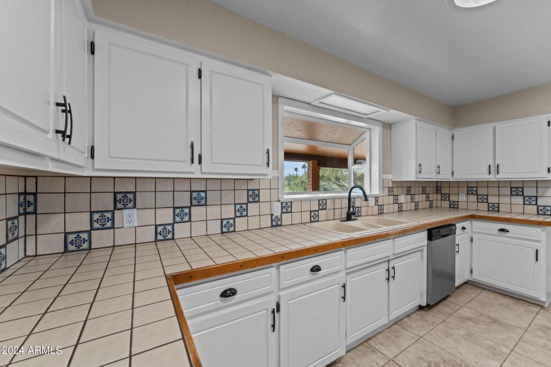 1605 N Little Stonehedge Ranch Rd