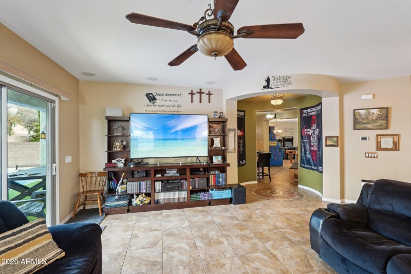 9-web-or-mls-W Victory Way-009