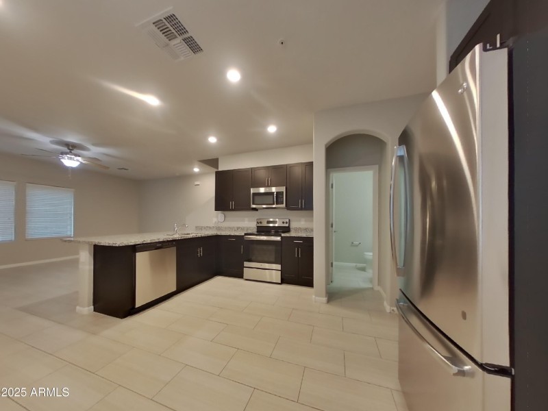 5_pc_hQuBeGq00M_UTKNfIE48g_layout_1