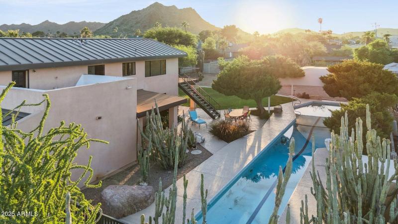 75-web-or-mls-11816-n-bancroft-dr