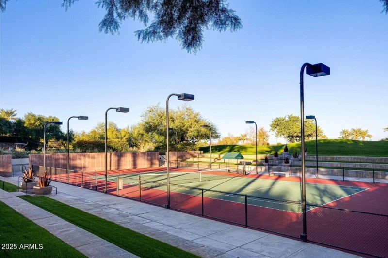 Kiva Tennis Courts