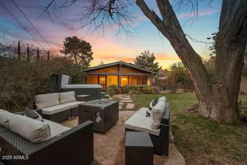 49 outdoor lounge area