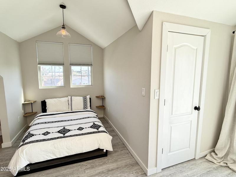 Upstairs ADU/Split Master Suite Option