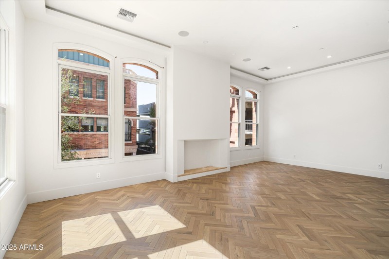 Primary with firreplace