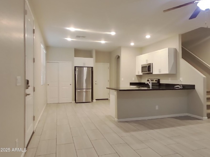 4_pc_7YaYqNuCUA_jGcFeM0LSX_other_room_T8