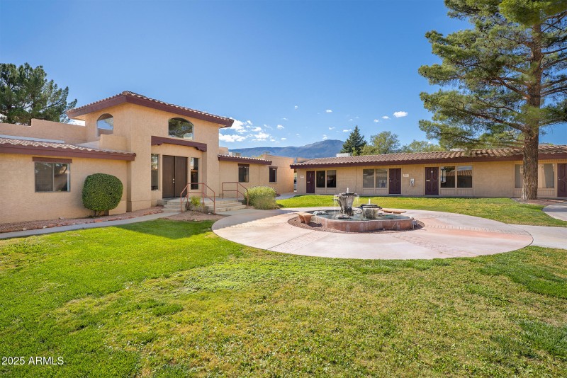 EIland Plaza_Exterior 12