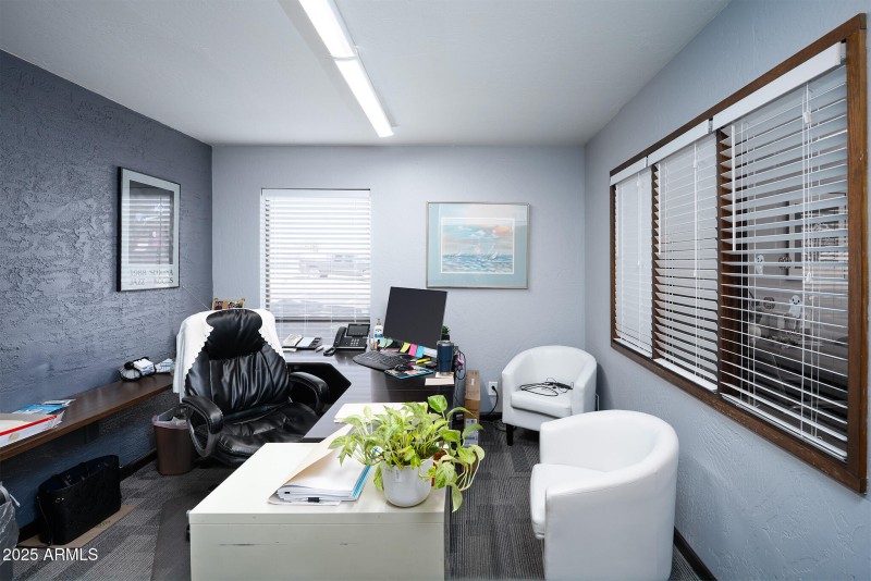 EIland Plaza_Office 2_6