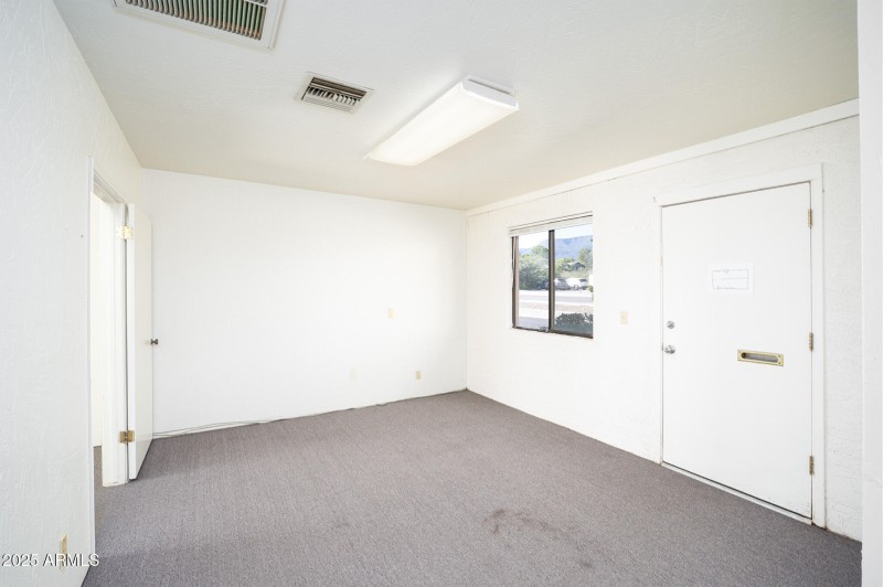 EIland Plaza_Office 3_2