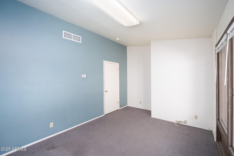 EIland Plaza_Office 3_6