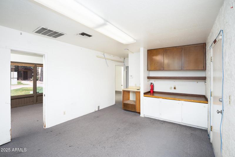 EIland Plaza_Office 3_10