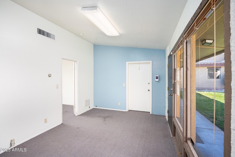 EIland Plaza_Office 3_13