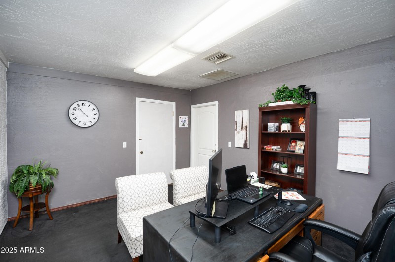 EIland Plaza_Office 4_2