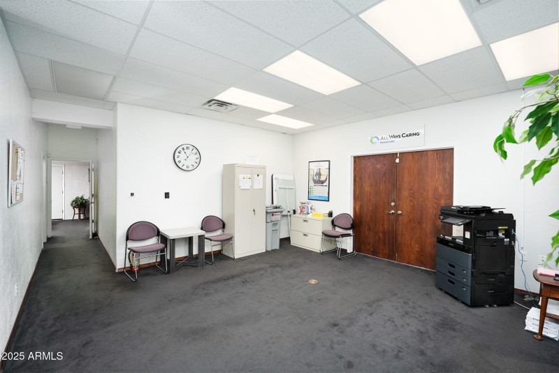 EIland Plaza_Office 4_5