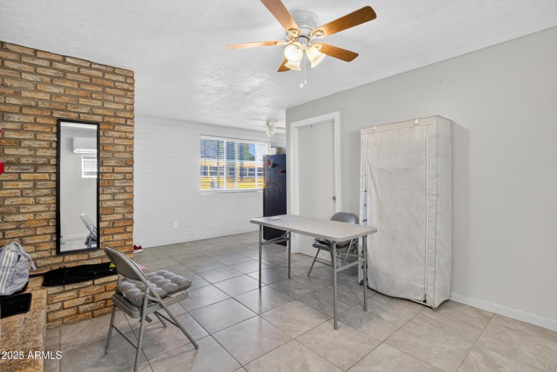 U6 Living to Kitchen